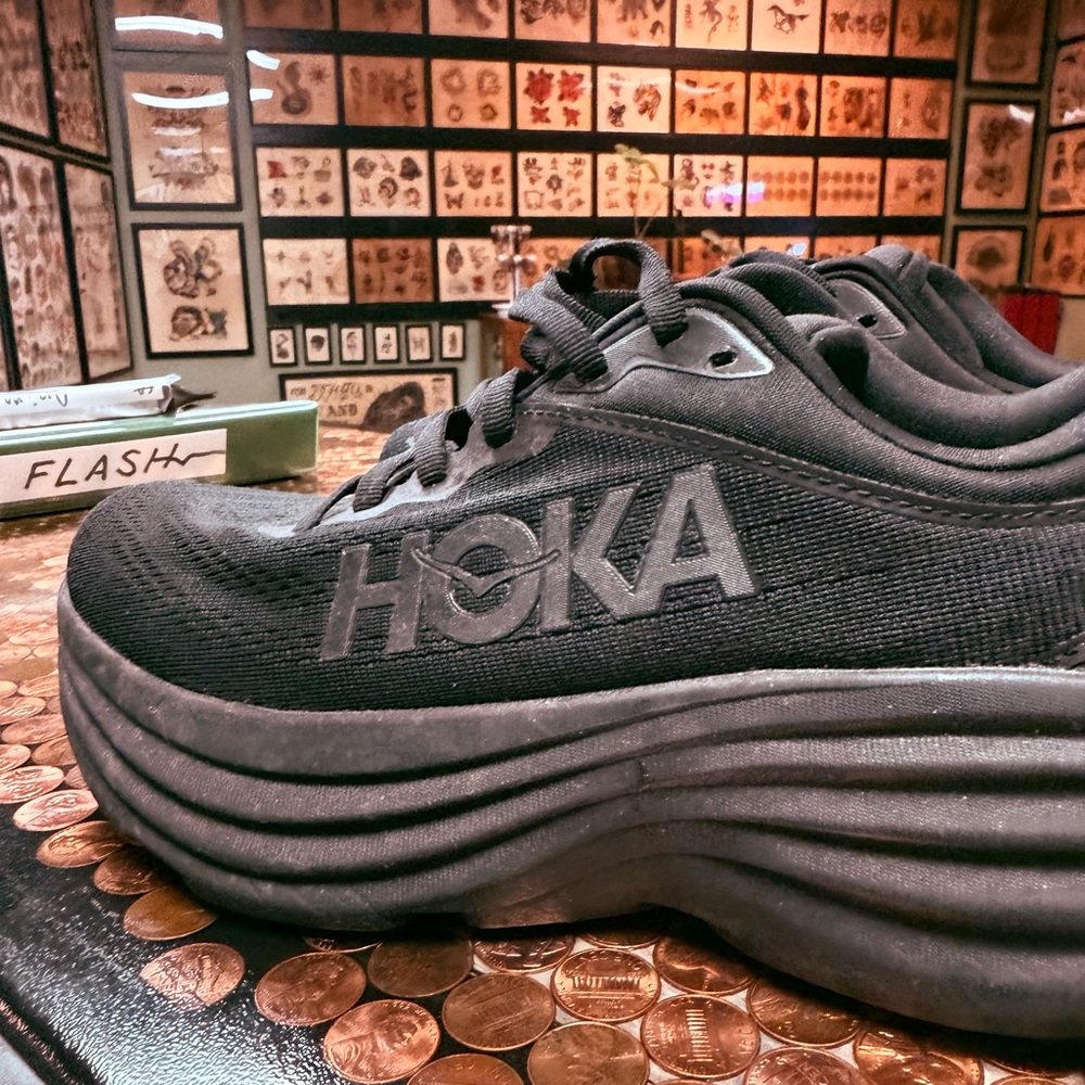 Hoka Bondi 8 EU size 40. Supposed to be ladies 9, fits like an 8.5. Worn twice.